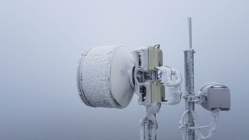 Richtfunkantenne mit Eispanzer