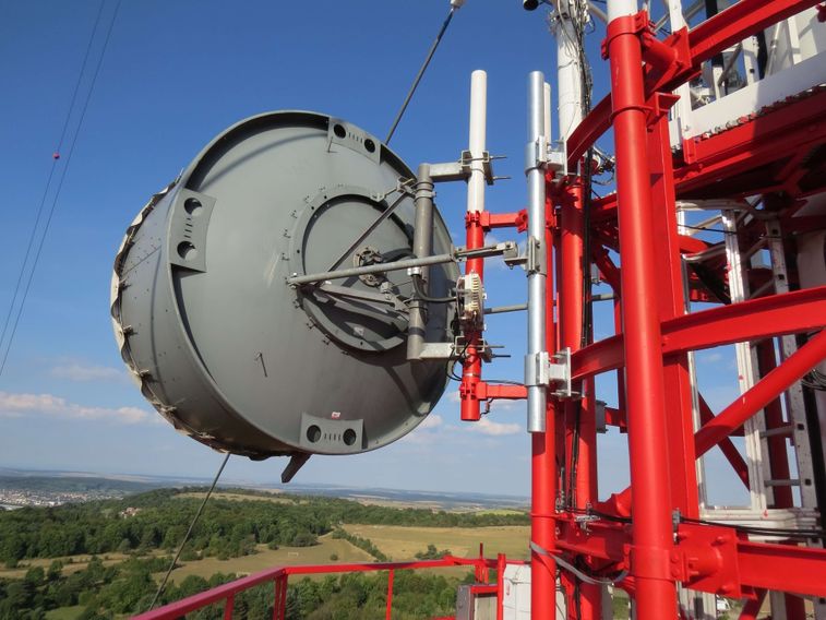 Richtfunk Tower Montage