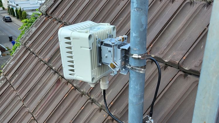 Siklu EH-600TX Dachmontage